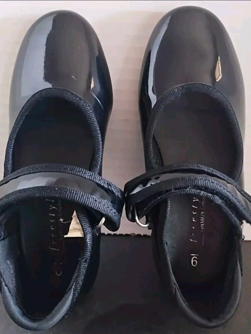 Danskin Freestyle Patent Black Tap Dance Shoes Girls Size 2